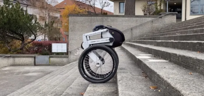 Di Swiss, robot penjaga keamanan beroda dua dikembangkan