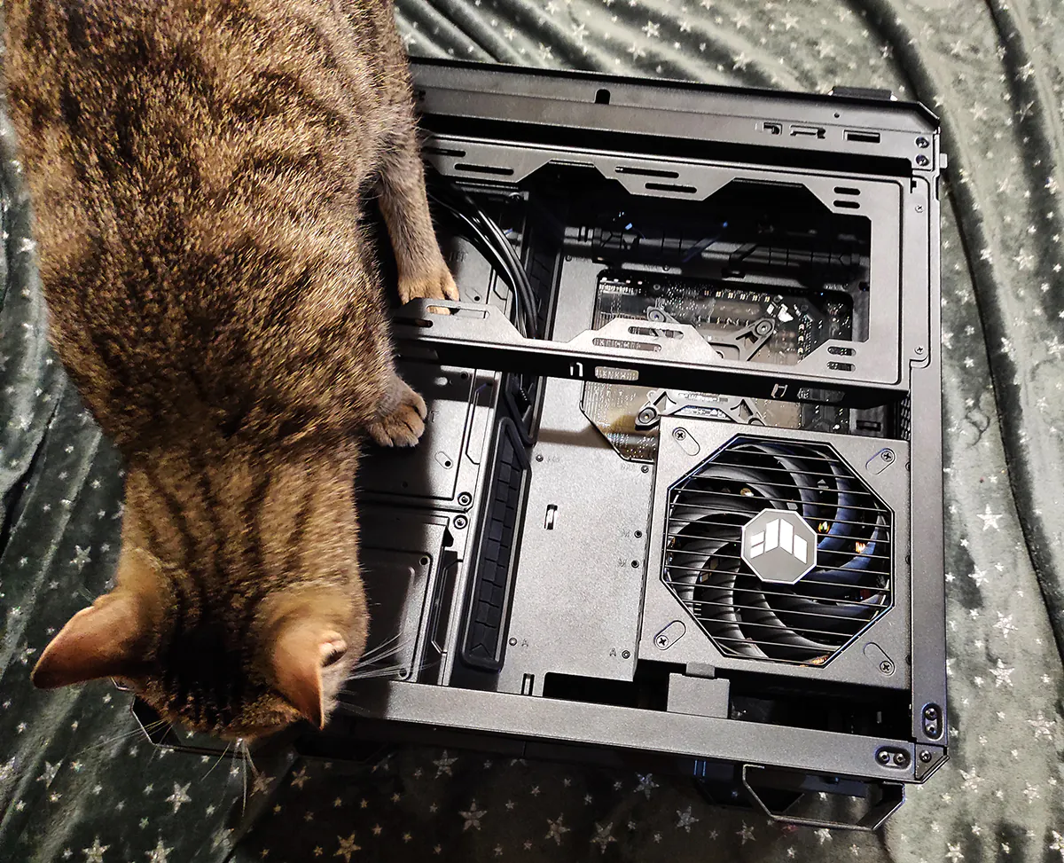 ASUS TUF Gaming GT502