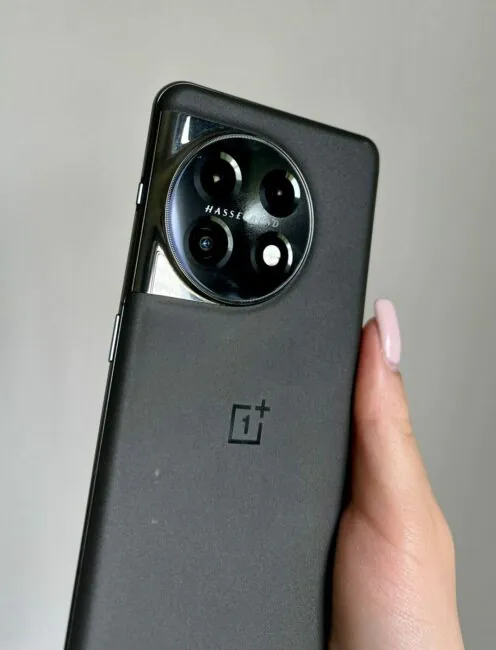 OnePlus 11 Review: They're Back?! 