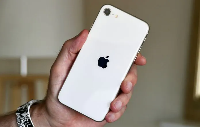 Apple iPhone SE 4 kan få et batteri som iPhone 14 - Root-Nation.com