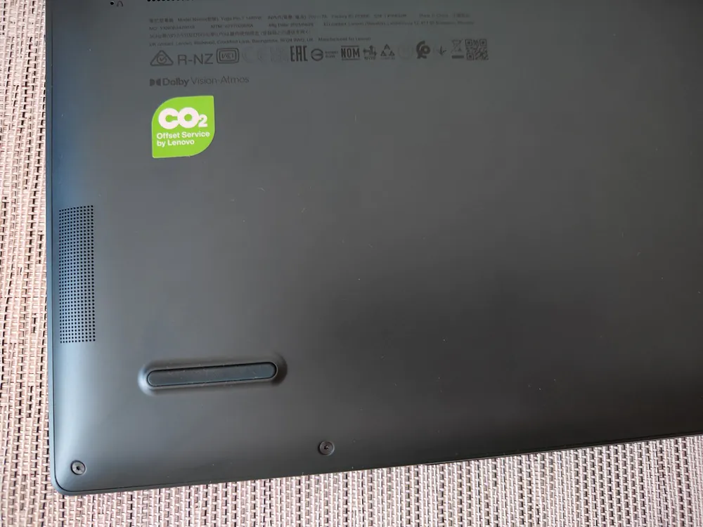 Yoga Pro 7: