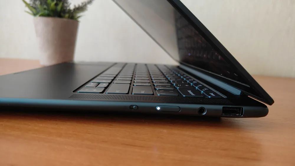 Yoga Pro 7: