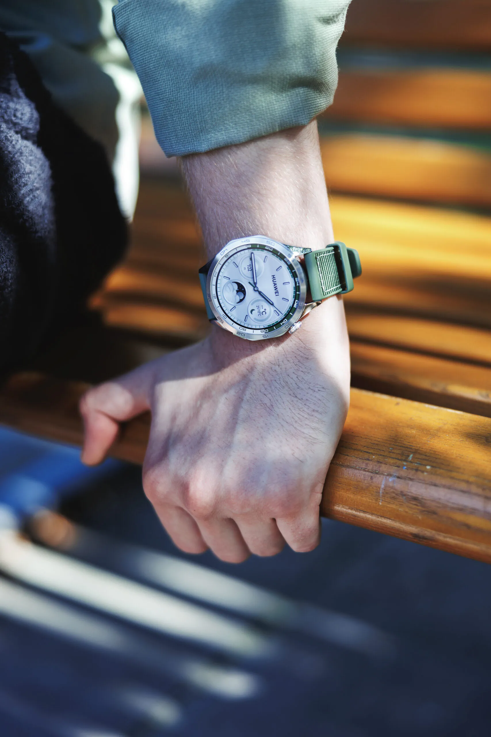 Huawei Watch GT 4 46mm - lifestyle photos