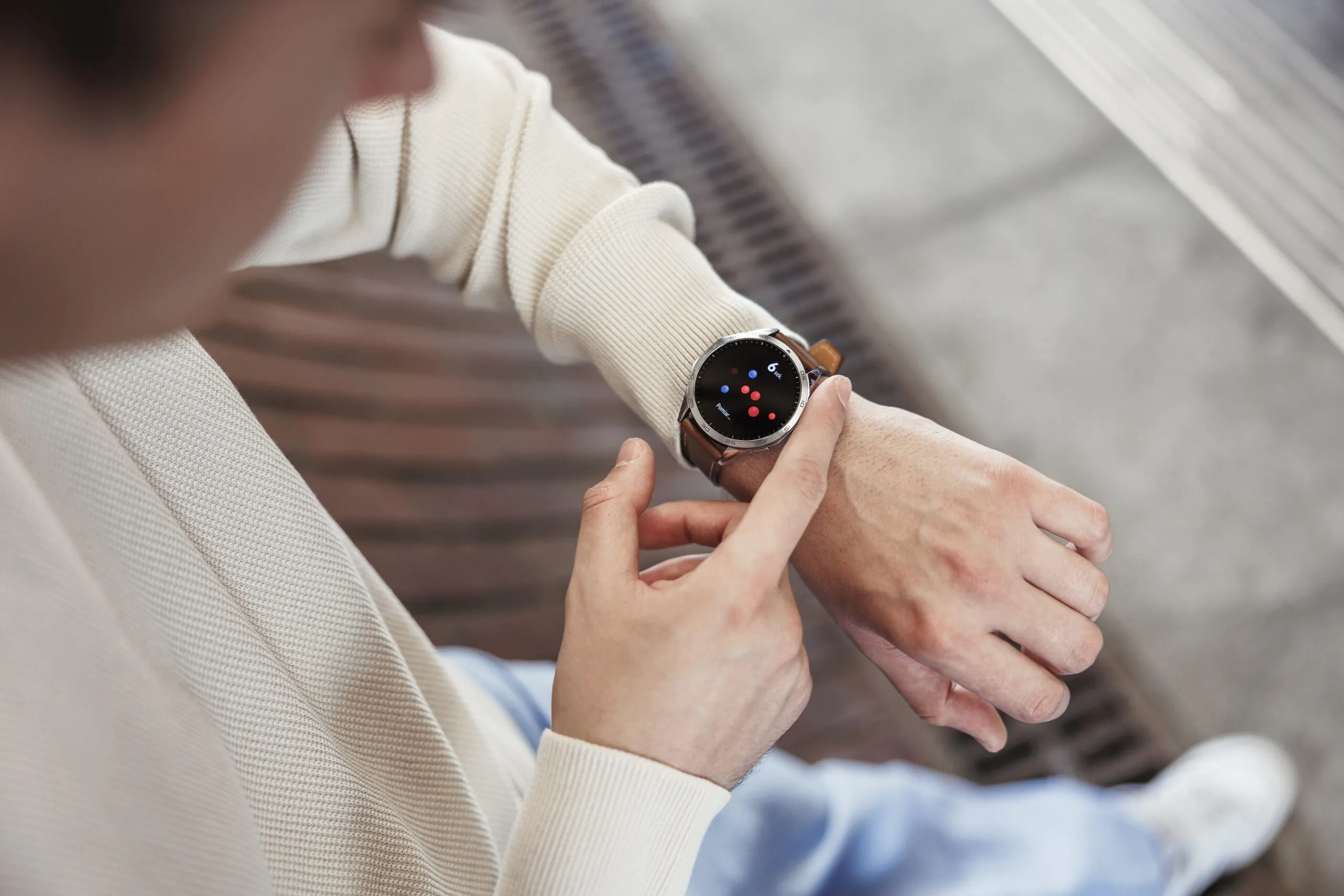 Huawei Watch GT 4 46mm - lifestyle photos