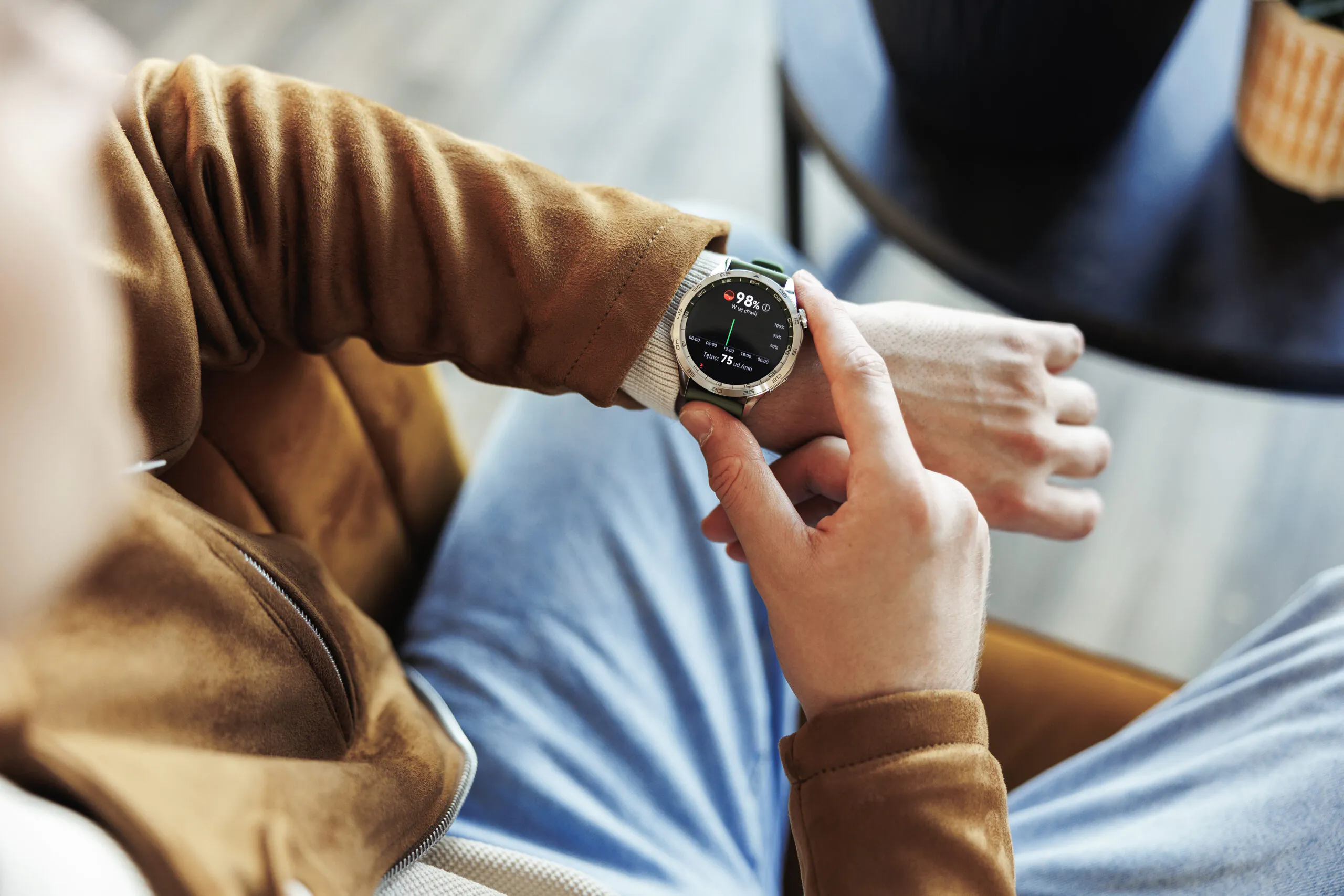 Huawei Watch GT 4 46mm - lifestyle photos