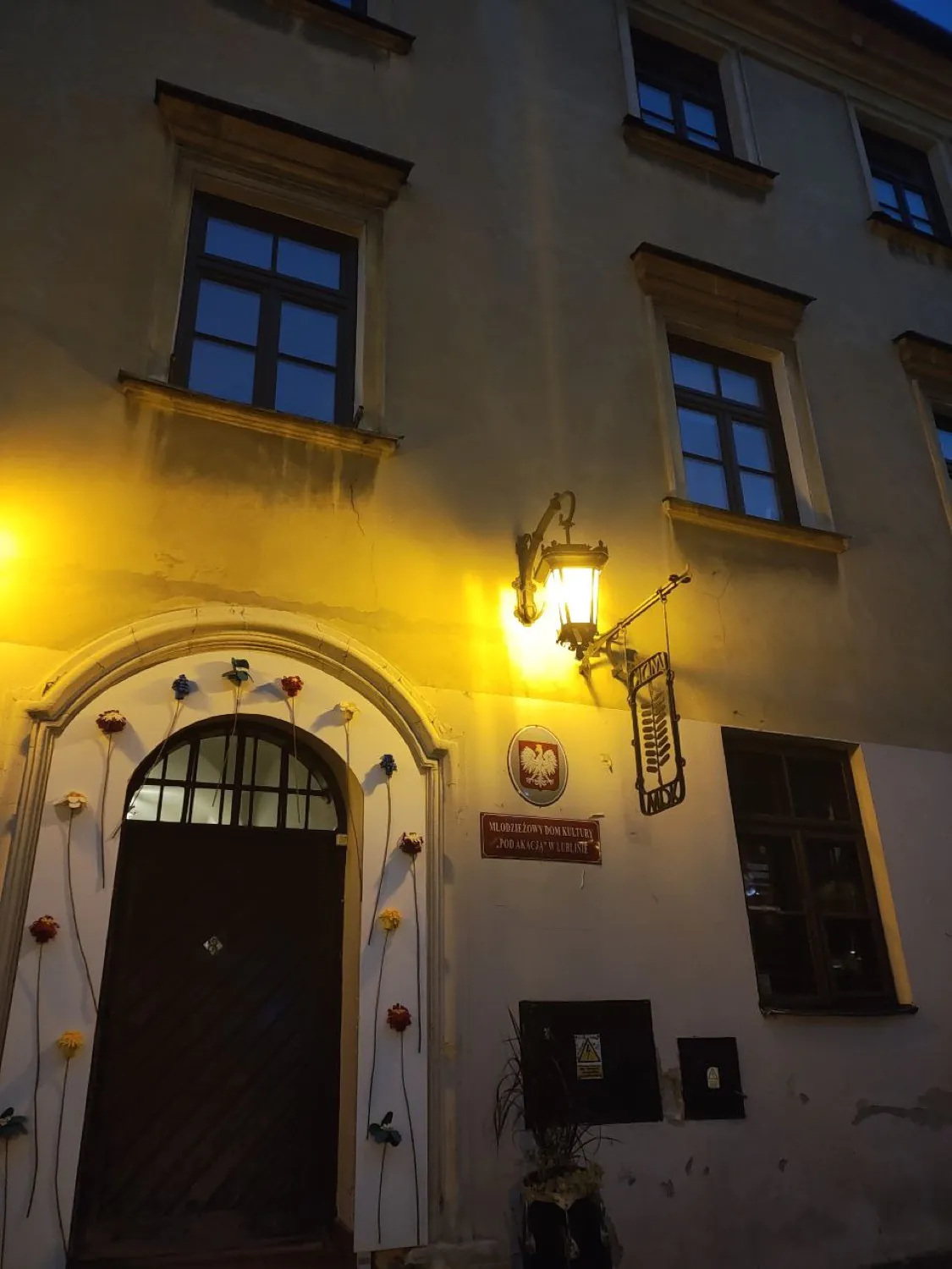 Motorola razr 40 - night photos