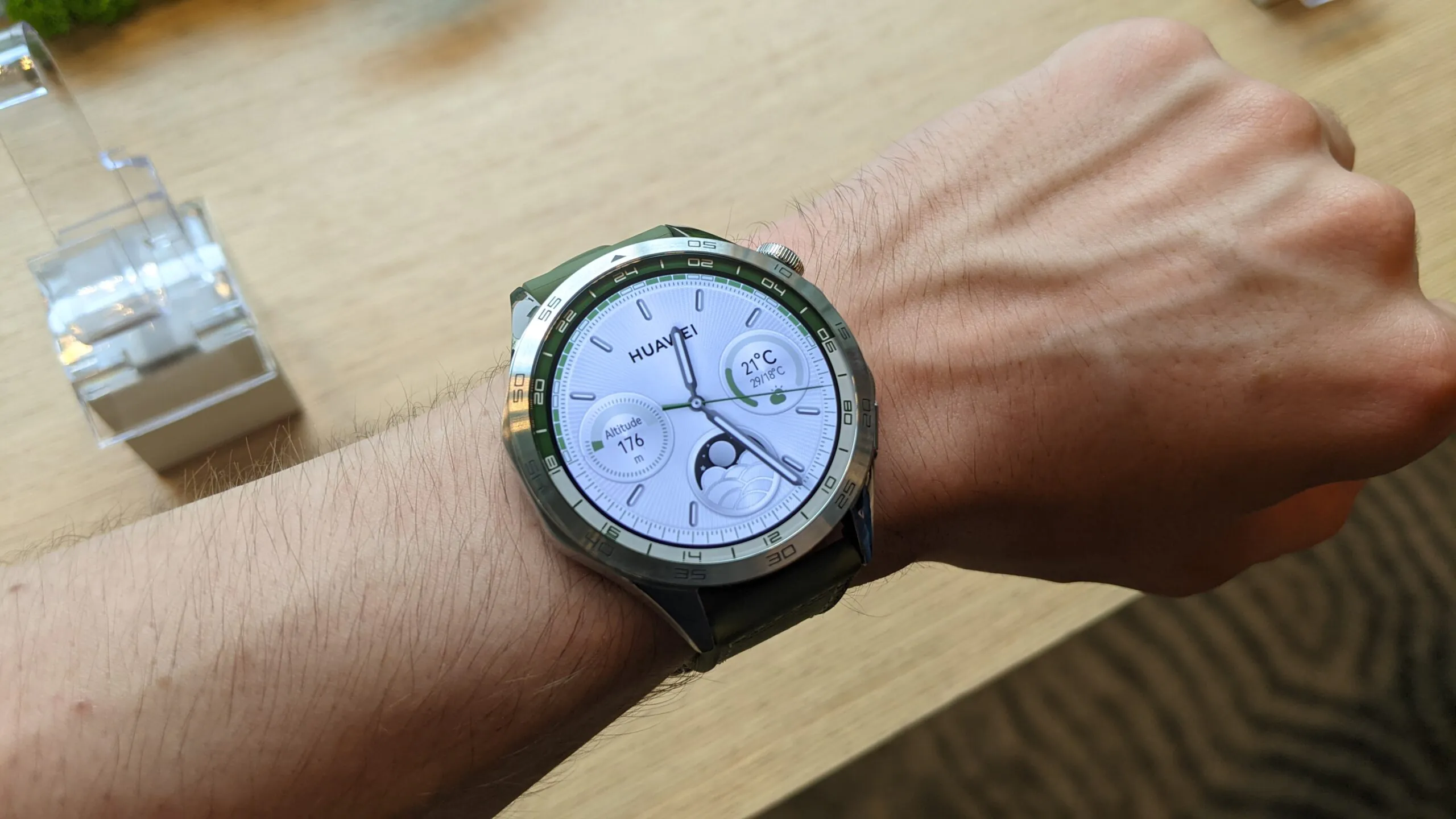 Huawei Watch GT 4 46 мм - презентация сүрөттөрү