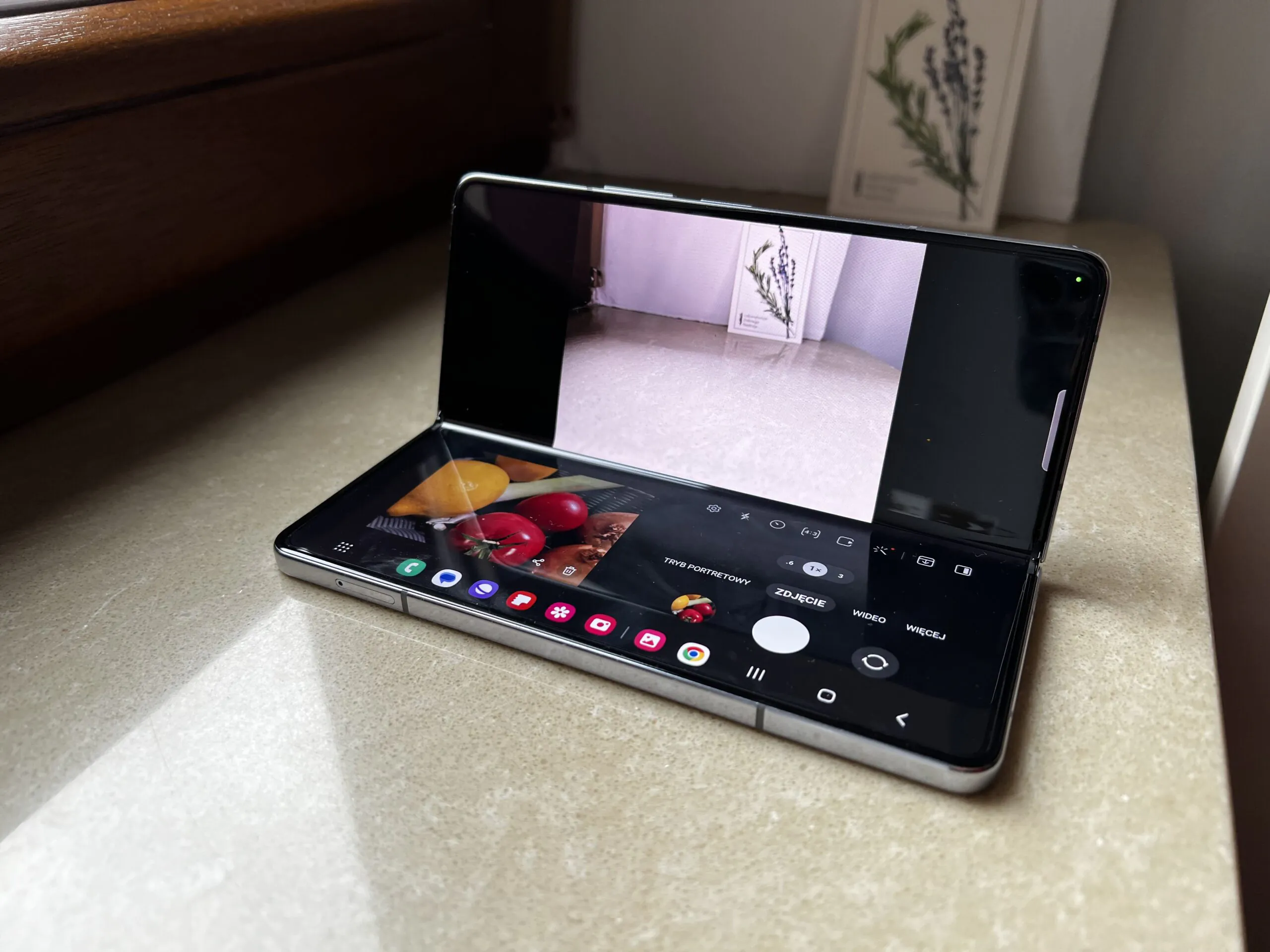 Galaxy Fold5
