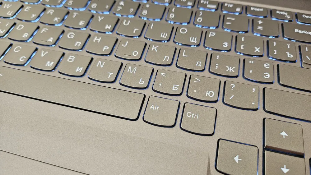 Lenovo LOQ 16