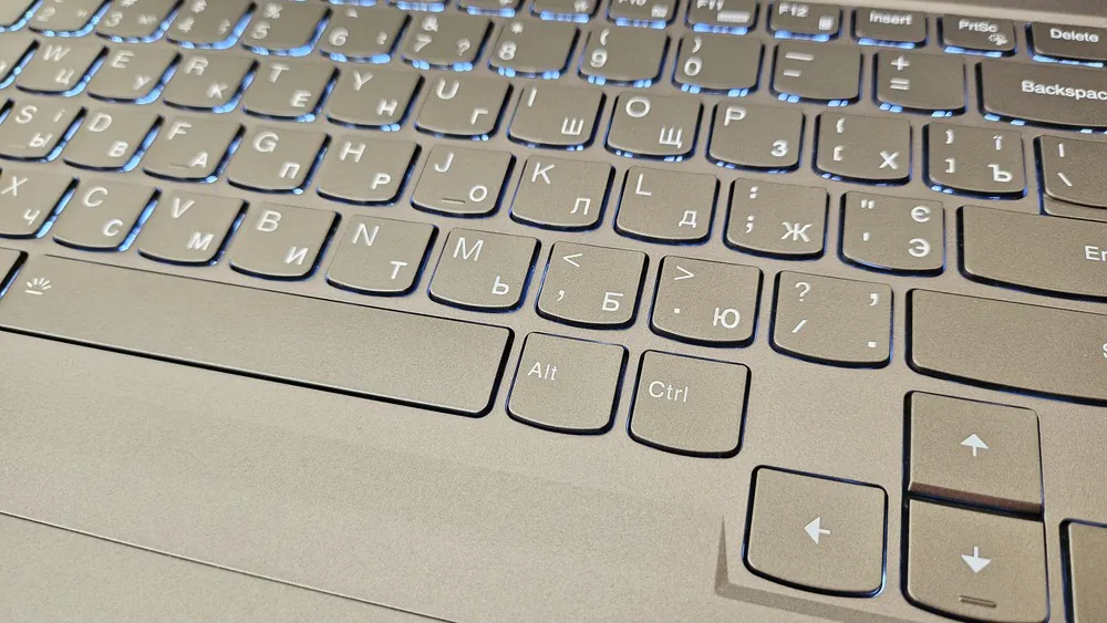 Lenovo LOQ 16