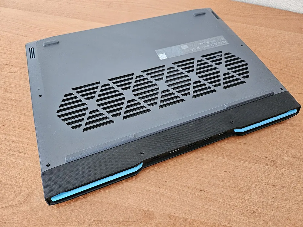 Lenovo LOQ 16