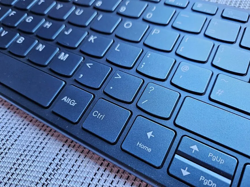 Lenovo Yoga Book 9