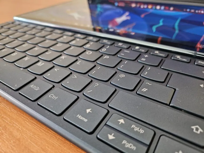 Lenovo Yoga Book 9