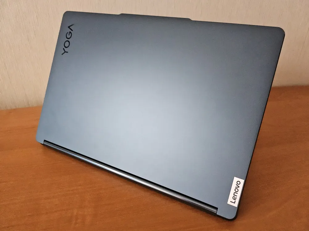 Lenovo Yoga Book 9