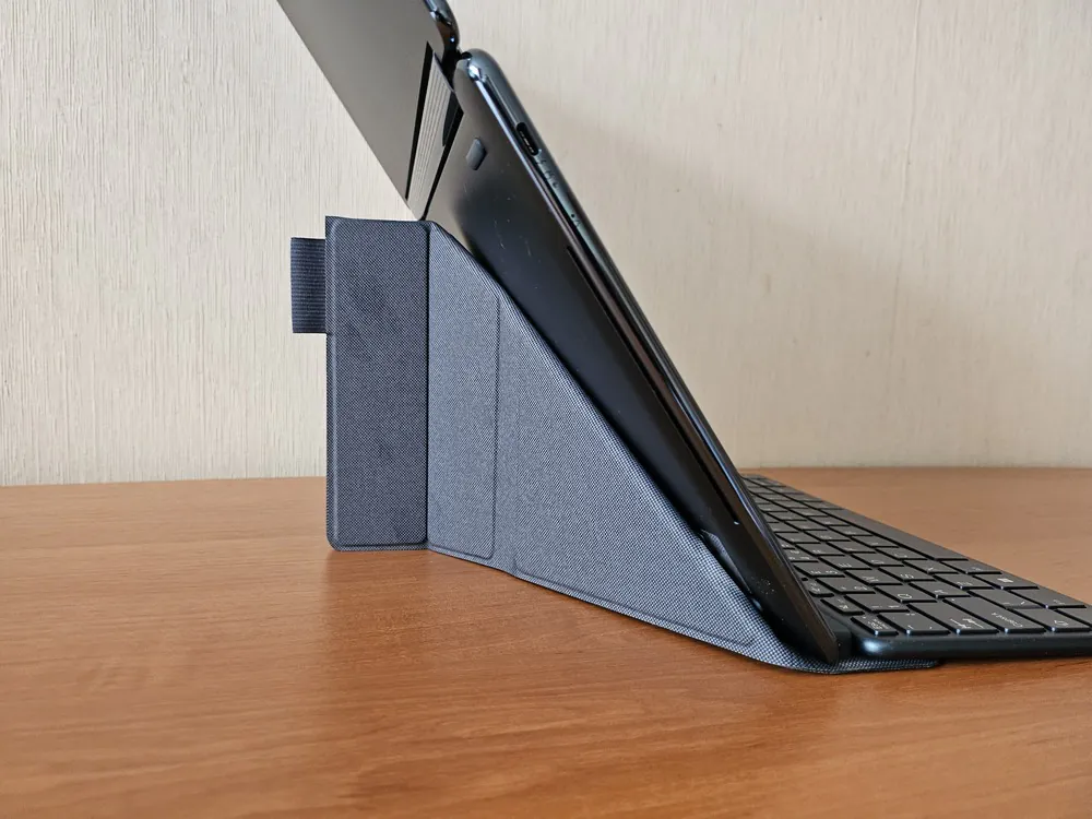 Lenovo Yoga Book 9