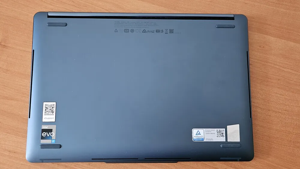 Lenovo Yoga Book 9
