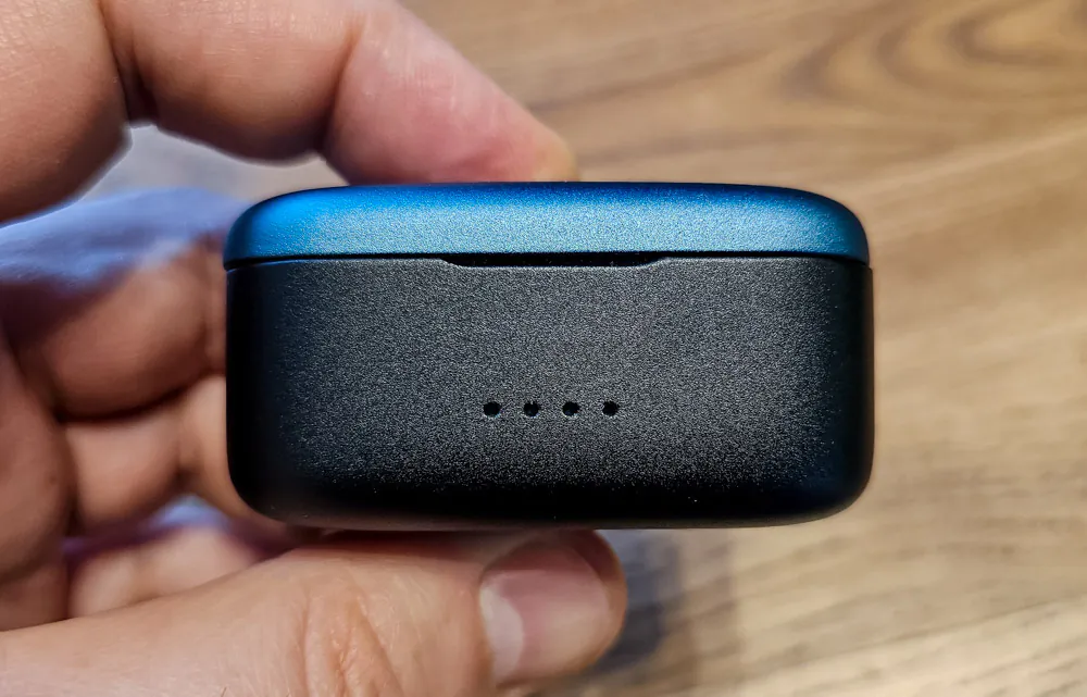 Noble Audio FoKus Mystique Charging Case