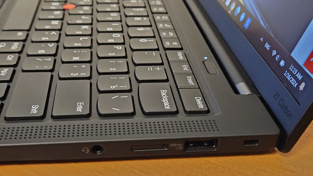 Lenovo ThinkPad X1 Carbon Gen 11"