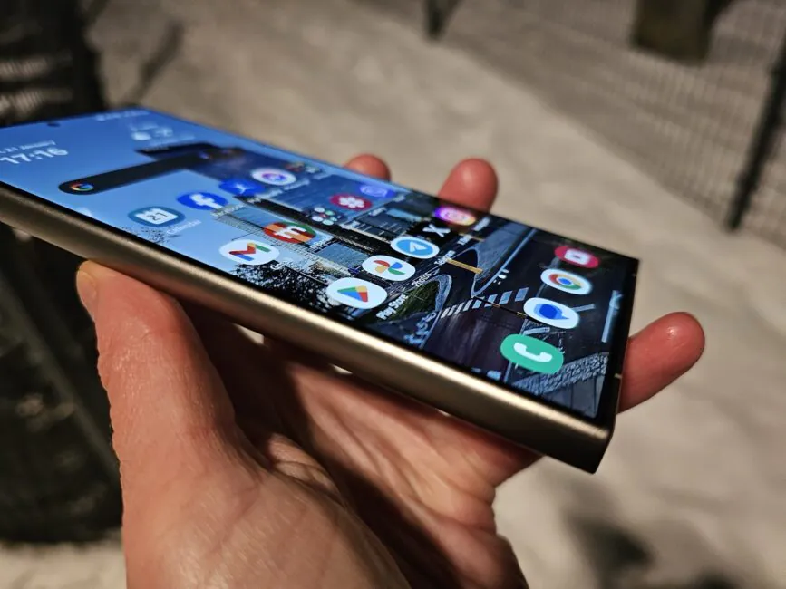 Galaxy S24 Ultra screen