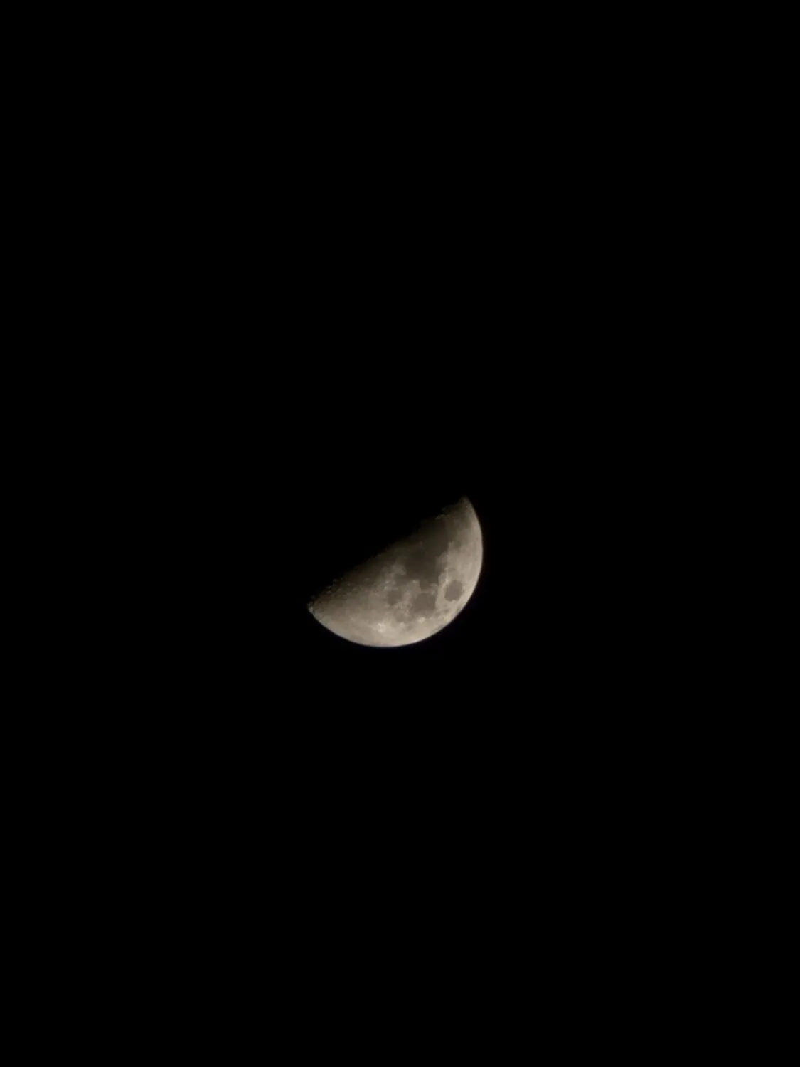 S24 ultra moon photo