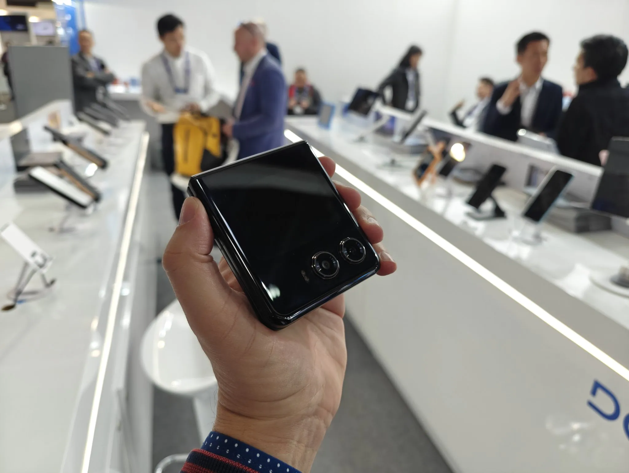 Doogee クラムシェルフォールド