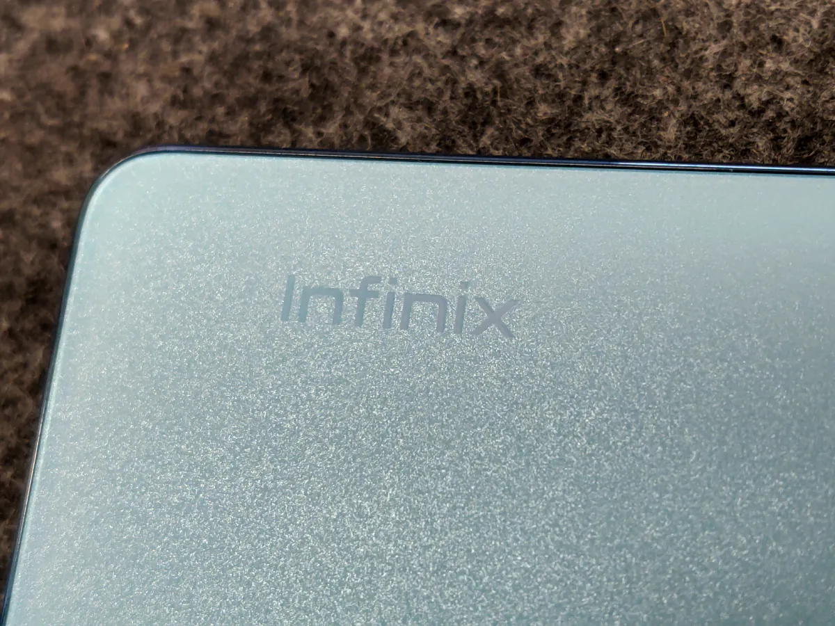 Infinix HOT 40