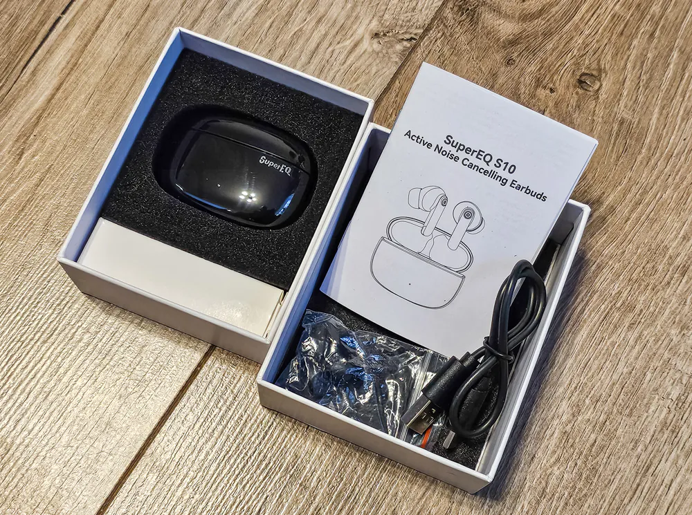 OneOdio SuperEQ S10 ANC - What in the box