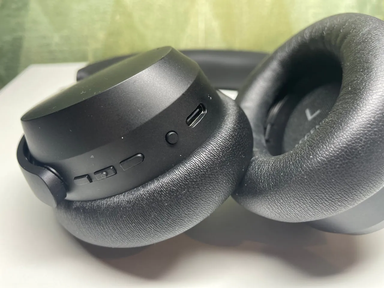 Sennheiser Accentum Wireless
