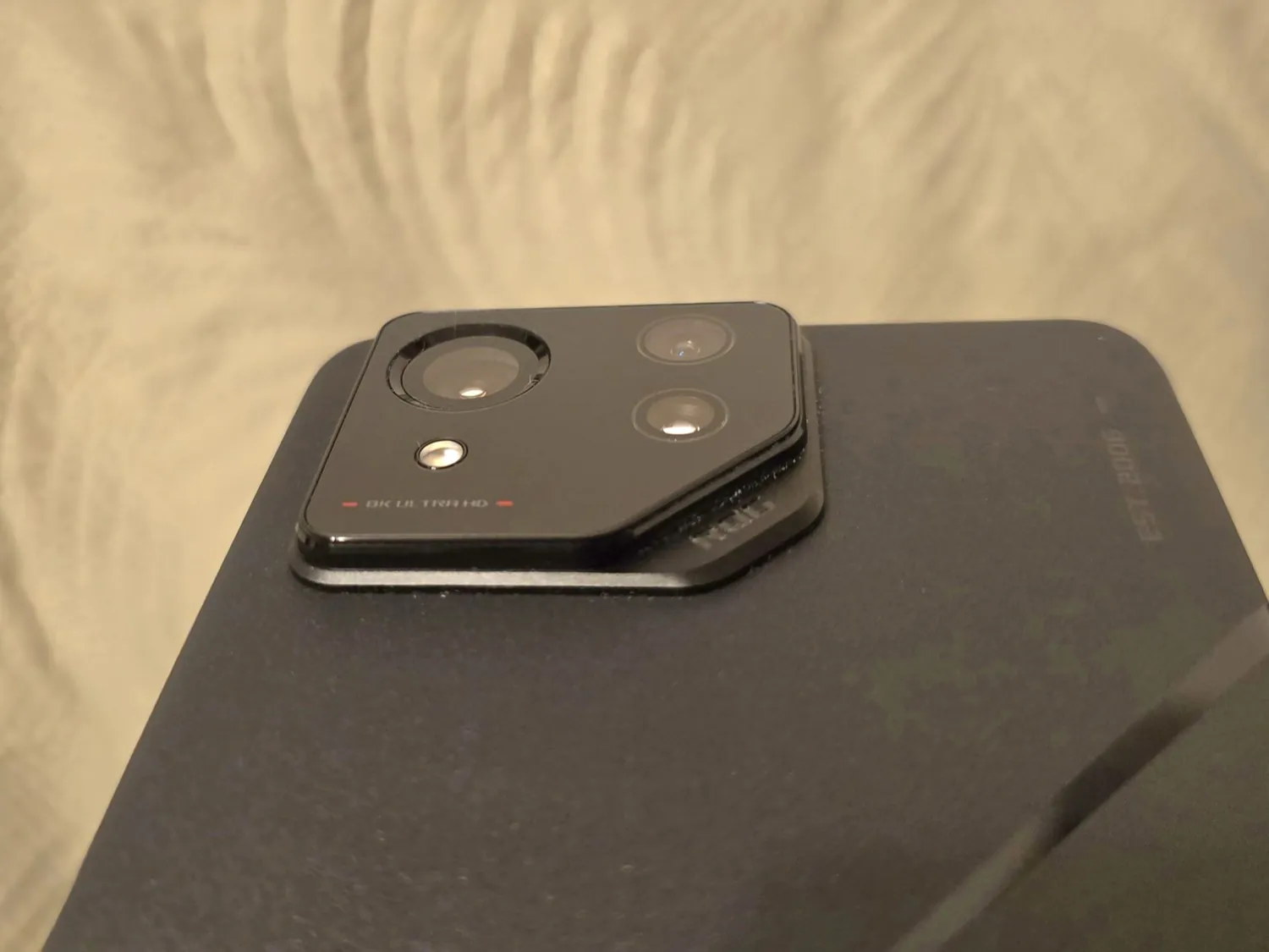 ASUS ROG Phone 8 Pro cam