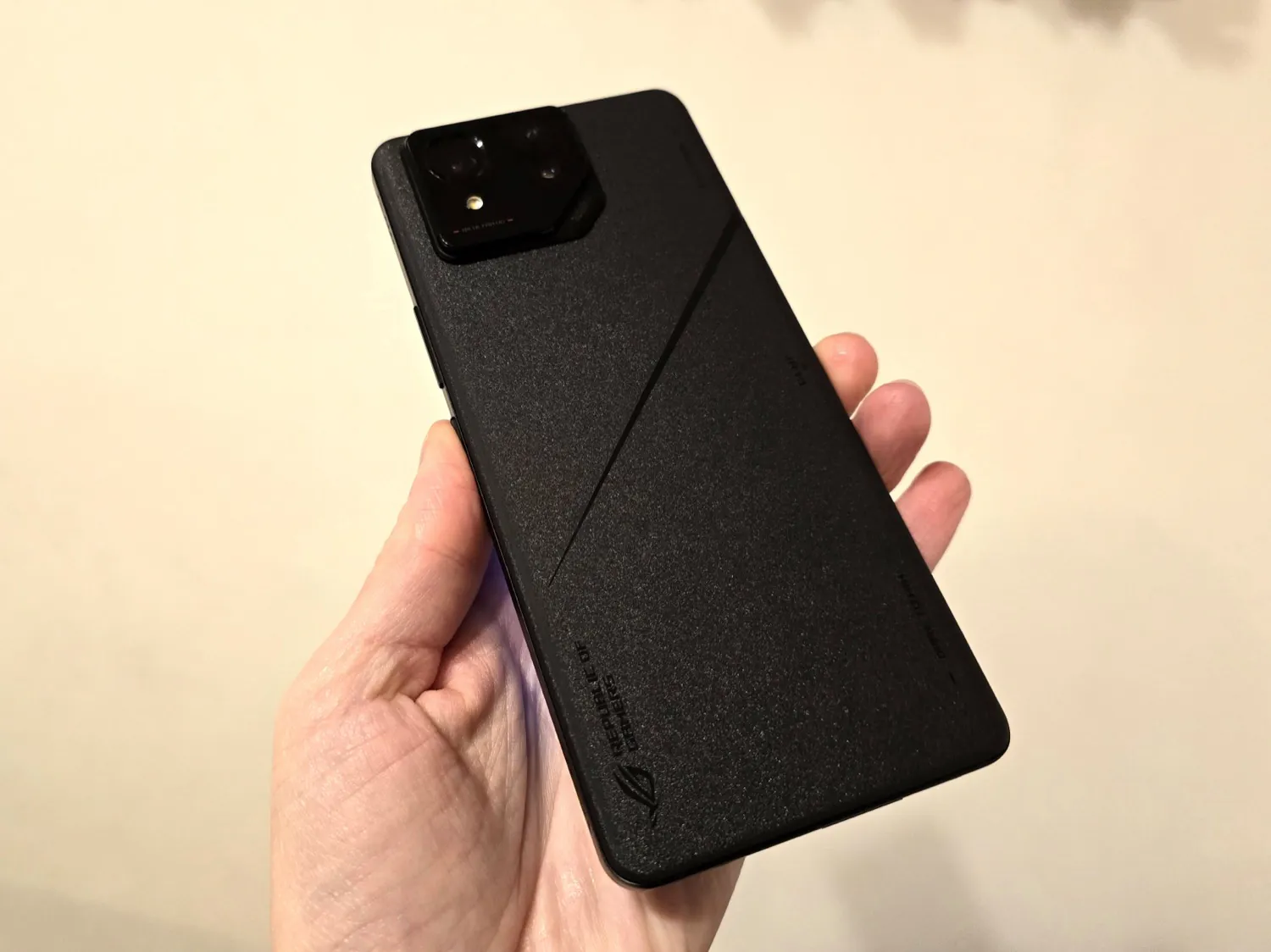 ASUS ROG Phone 8 Pro