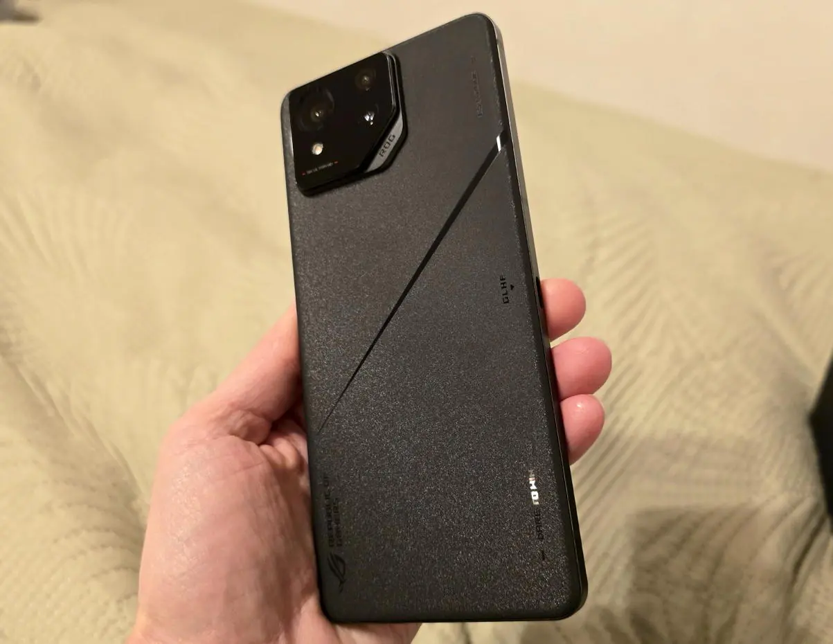 ASUS ROG Phone 8 Pro cam