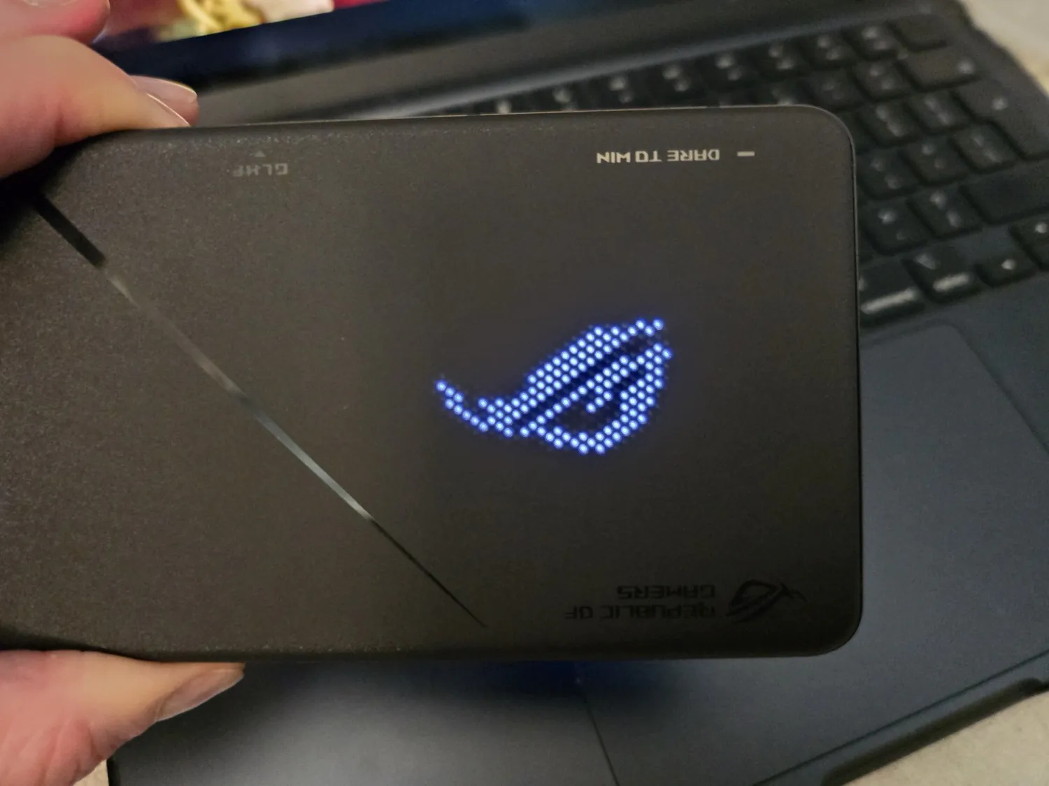 ASUS ROG Phone 8 Pro AniMe Vision