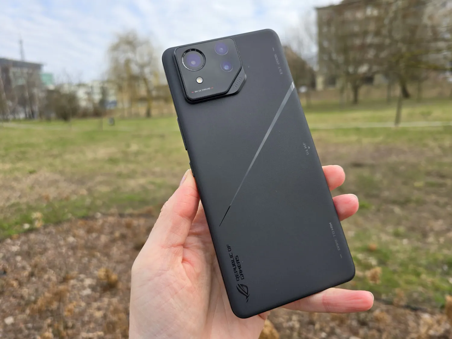 ASUS ROG Phone 8 Pro