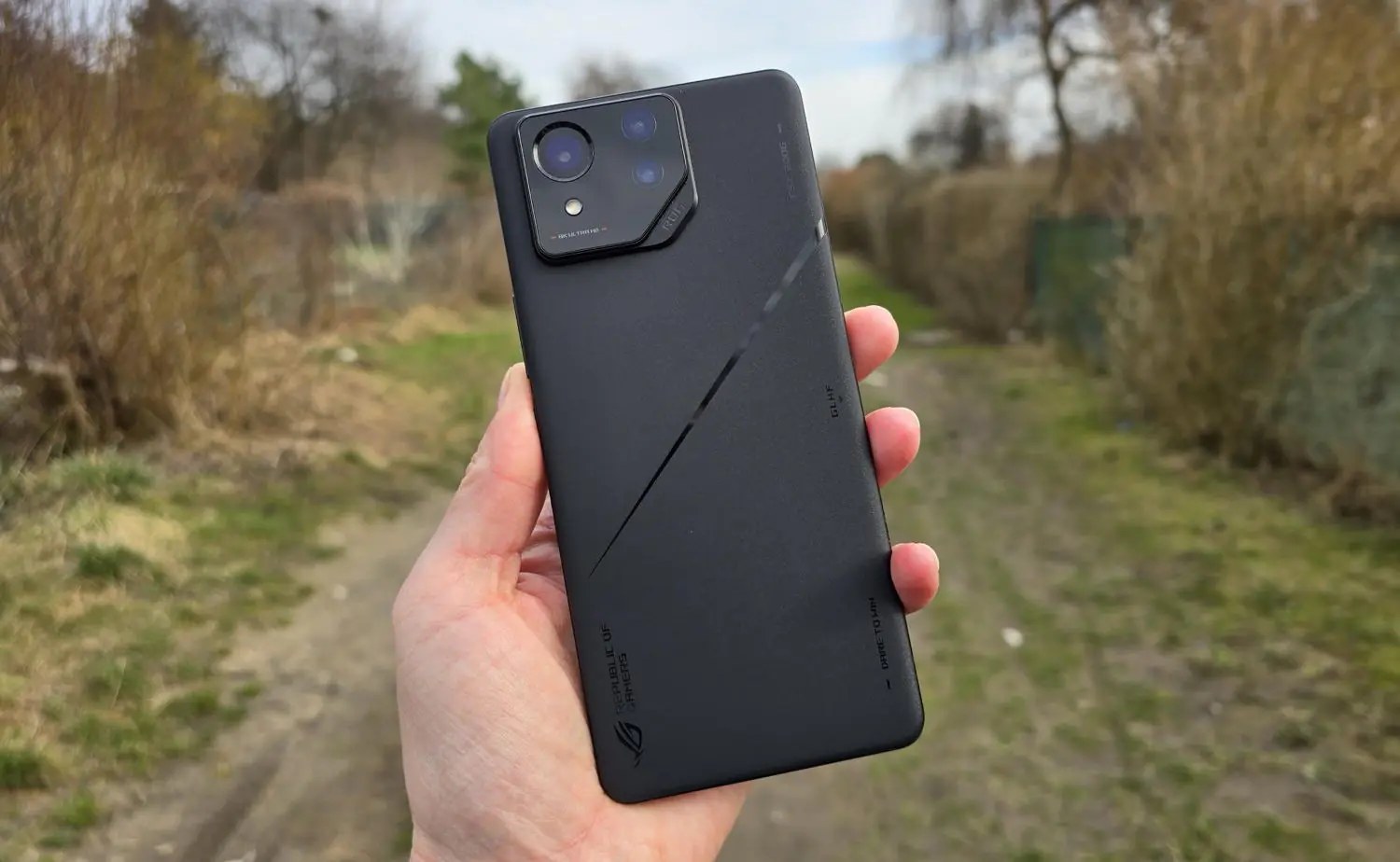 ASUS ROG Phone 8 Pro
