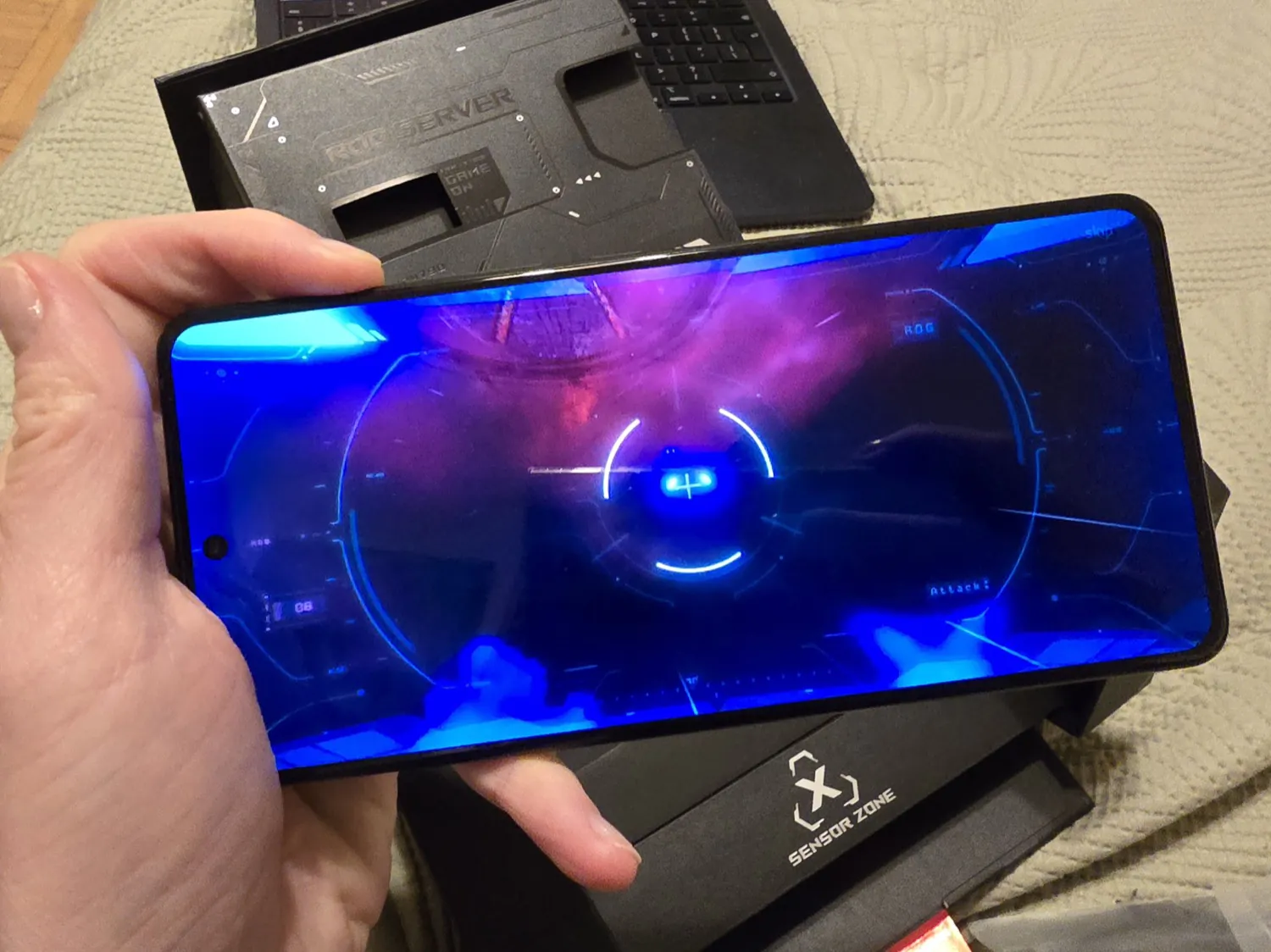 ASUS ROG Phone 8 Pro unboxing mission