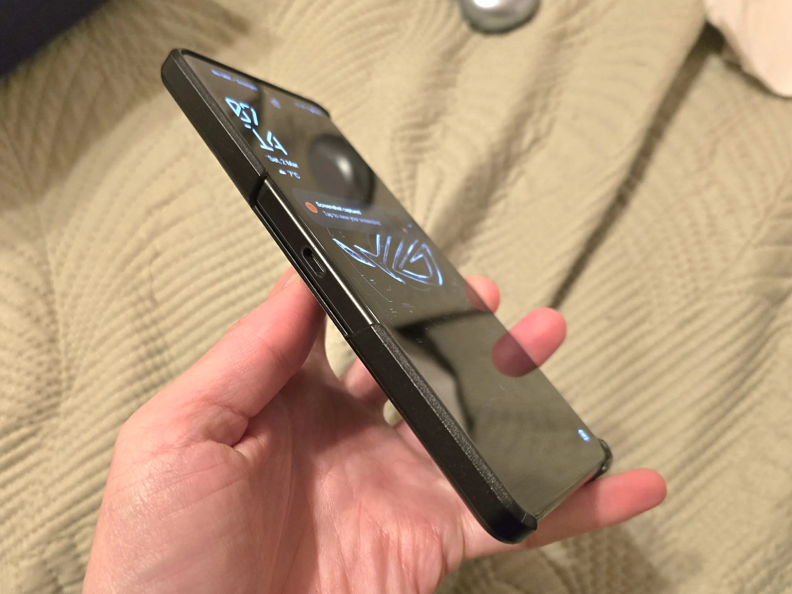 ASUS ROG Phone 8 Pro case