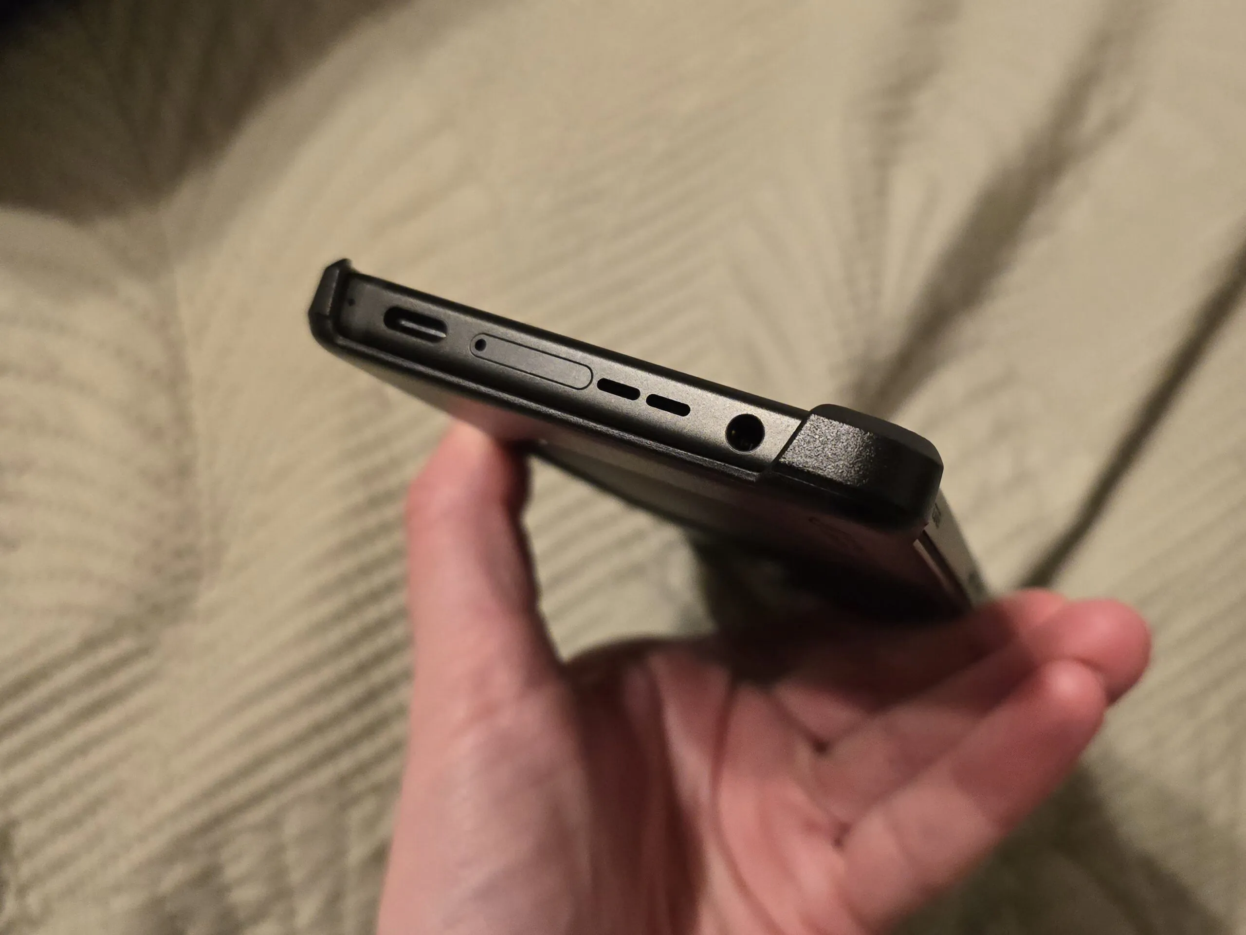 ASUS ROG Phone 8 Pro case