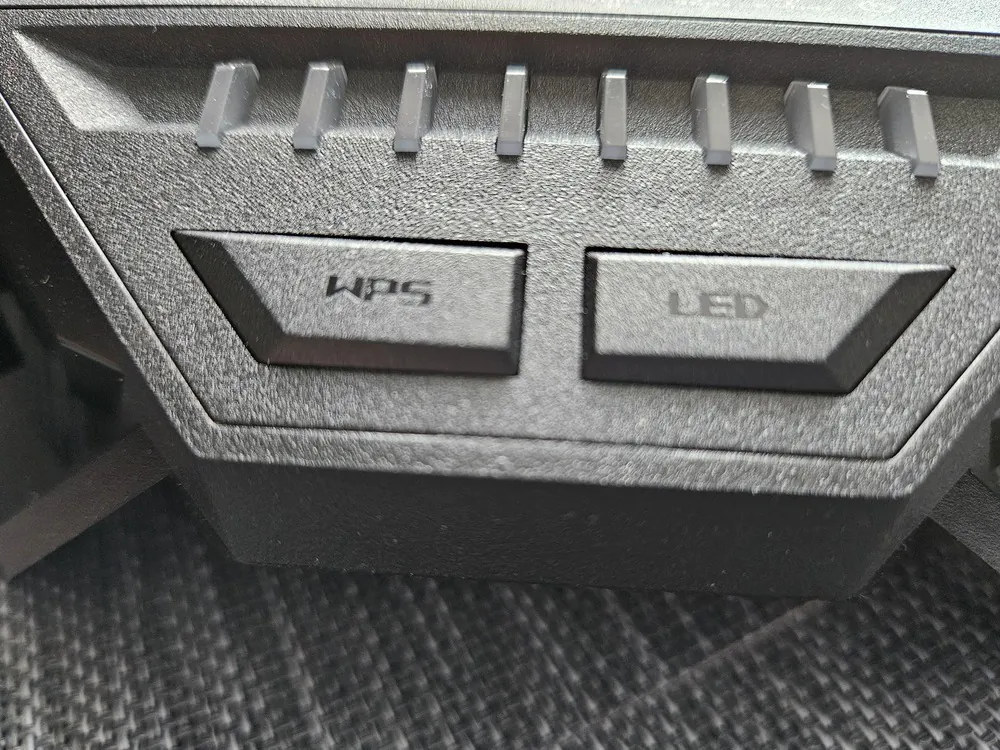 ASUS ROG 狂喜GT-BE98
