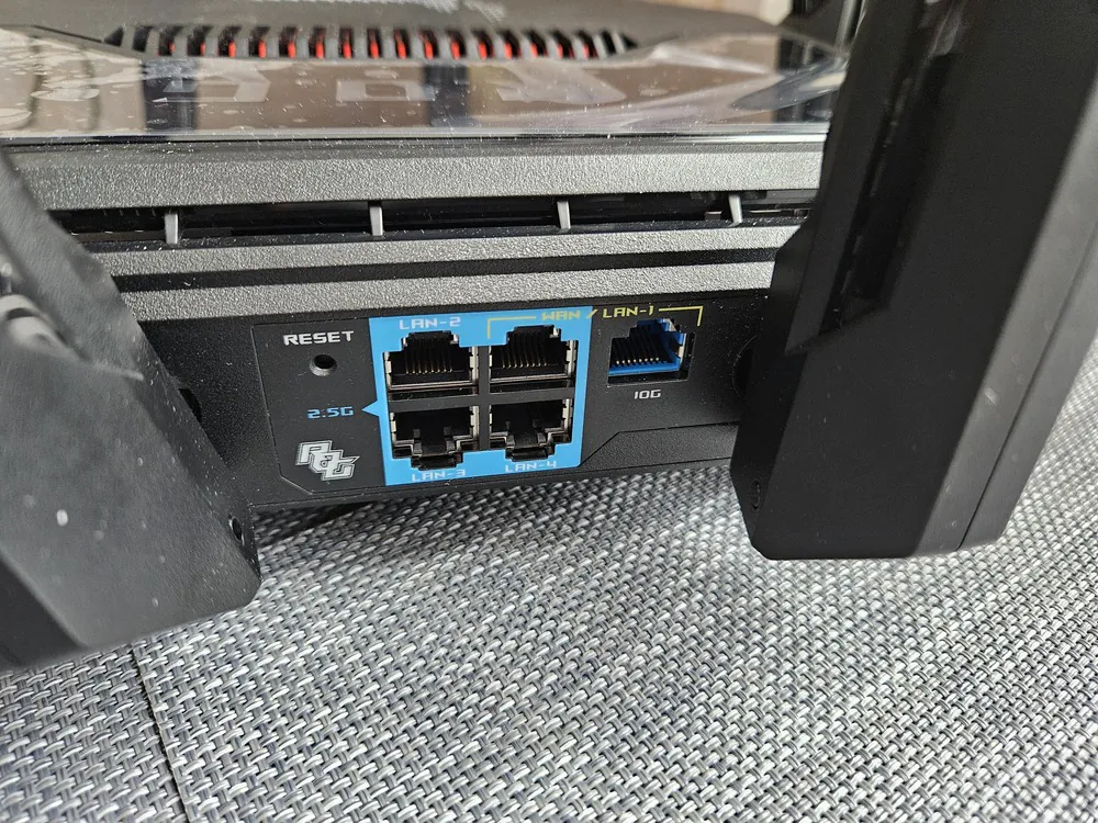 ASUS ROG 狂喜GT-BE98