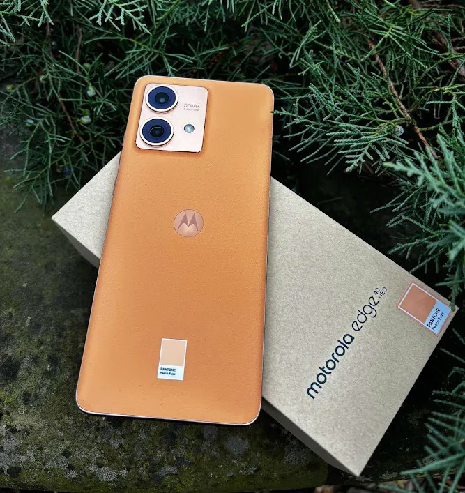 Motorola Edge 40 Neo Peach Fuzz