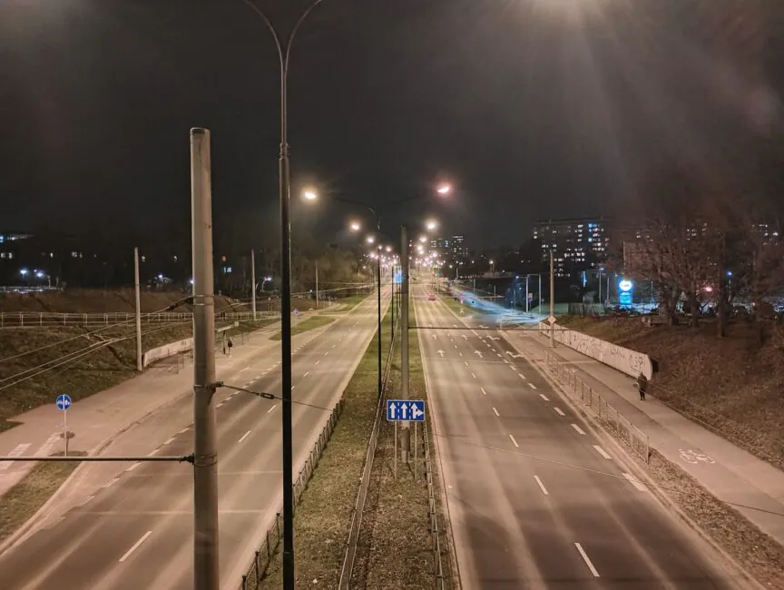 Moto G34 photo night