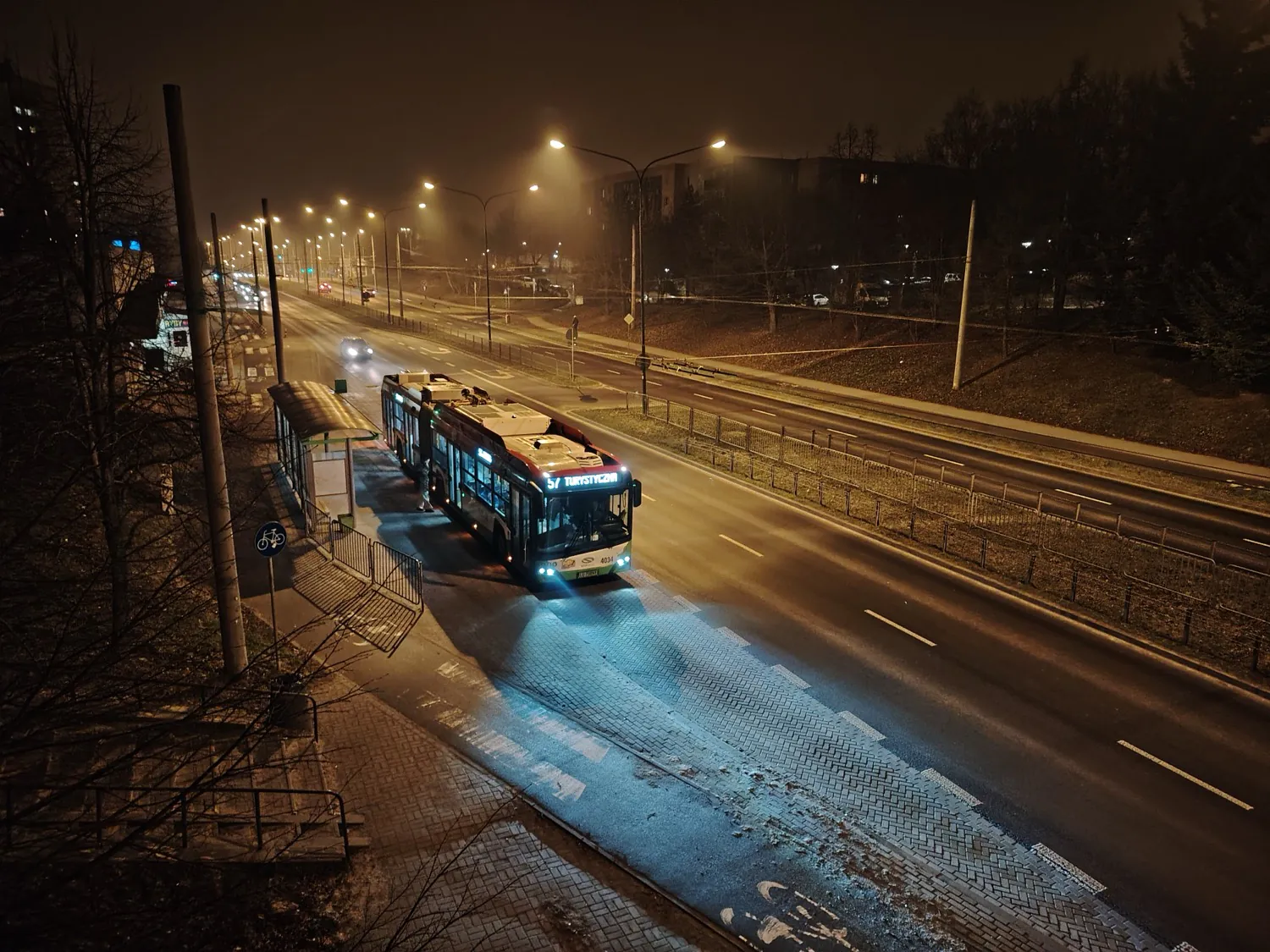 HONOR Magic6 Lite - night photo