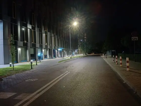 realme 12+ night photo