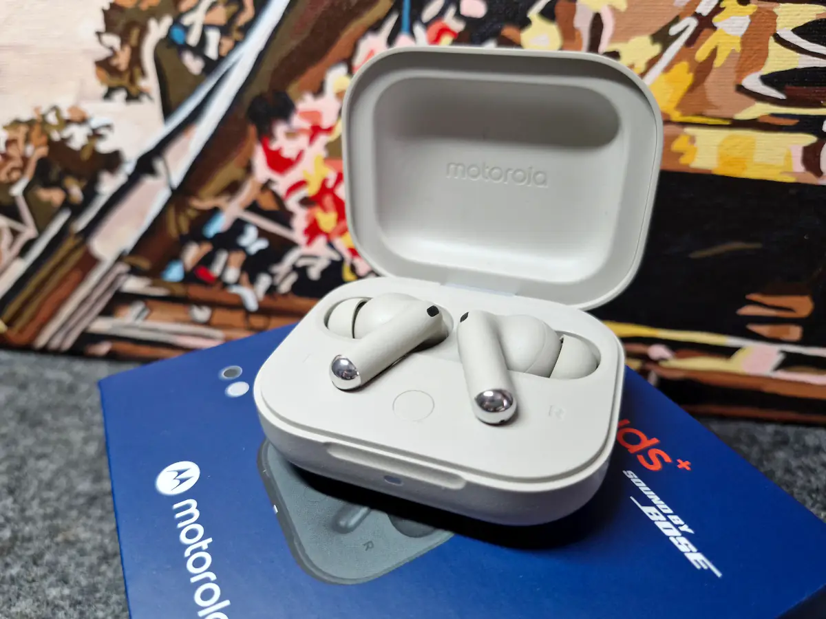 Motorola Moto Buds+