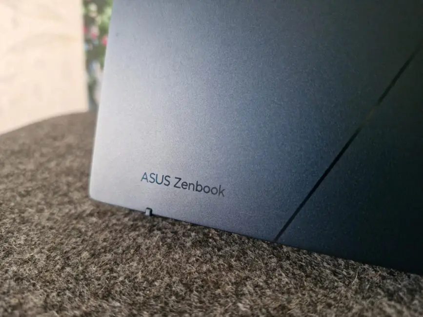 ASUS Zenbook 14 OLED