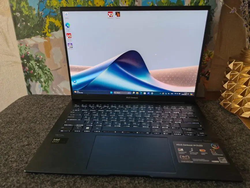 ASUS Zenbook 14 OLED