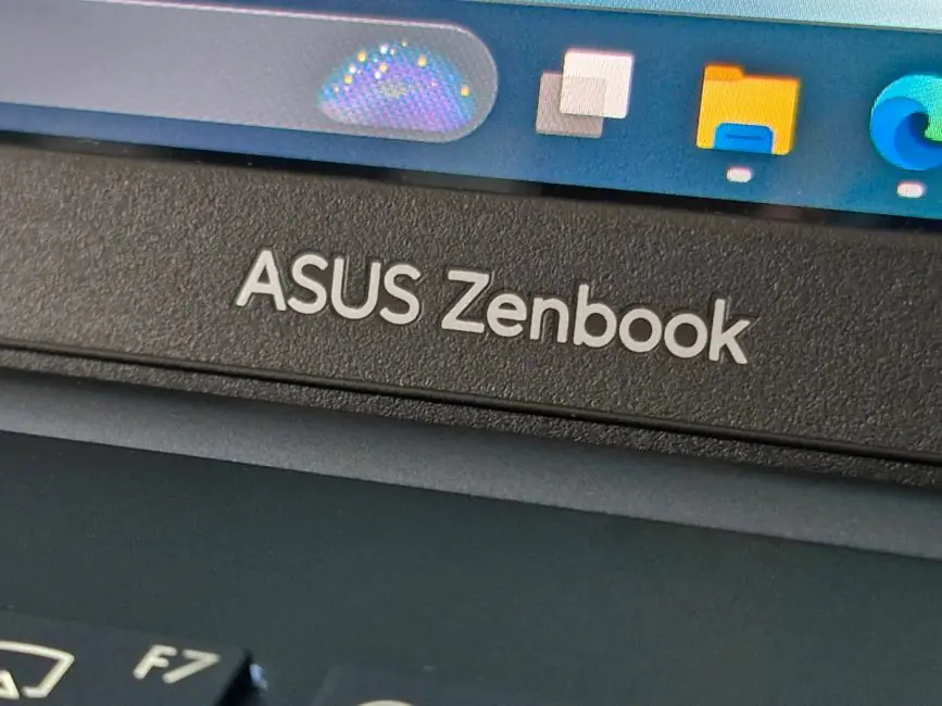 ASUS Zenbook 14 OLED