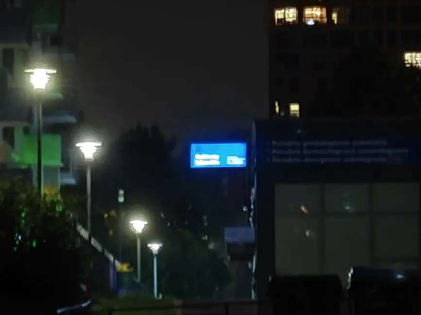 realme GT 6 zoom night