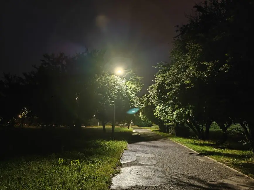 realme GT 6 photo