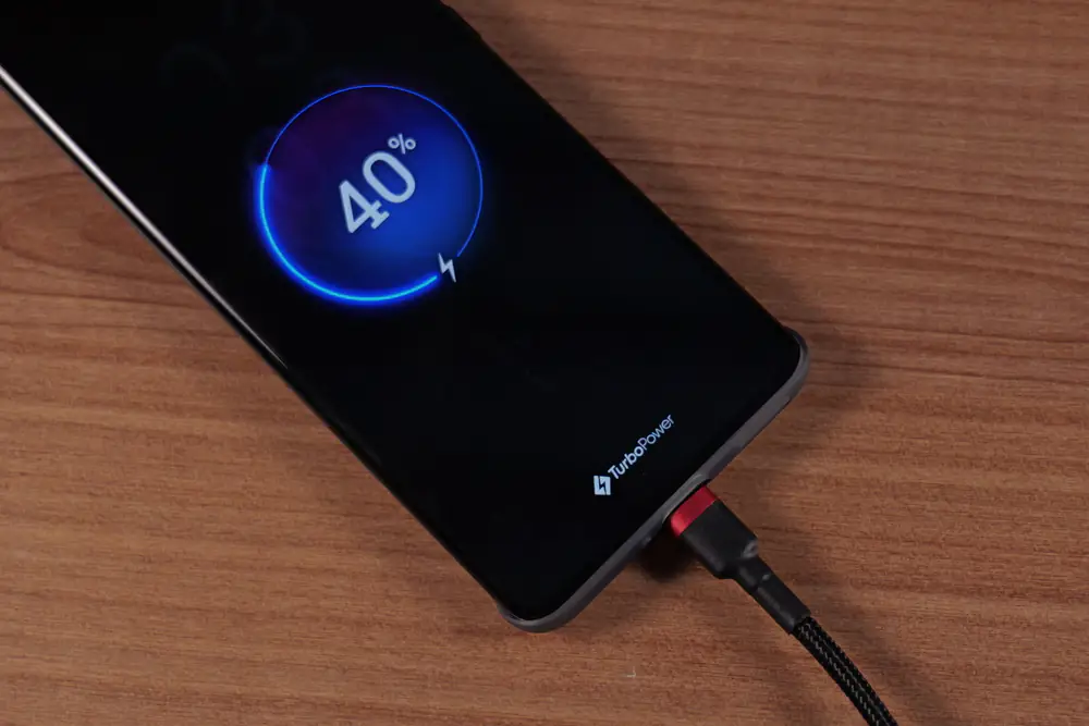 Motorola Edge 50 Pro contre Xiaomi Redmi Remarque 13 Pro + 5G